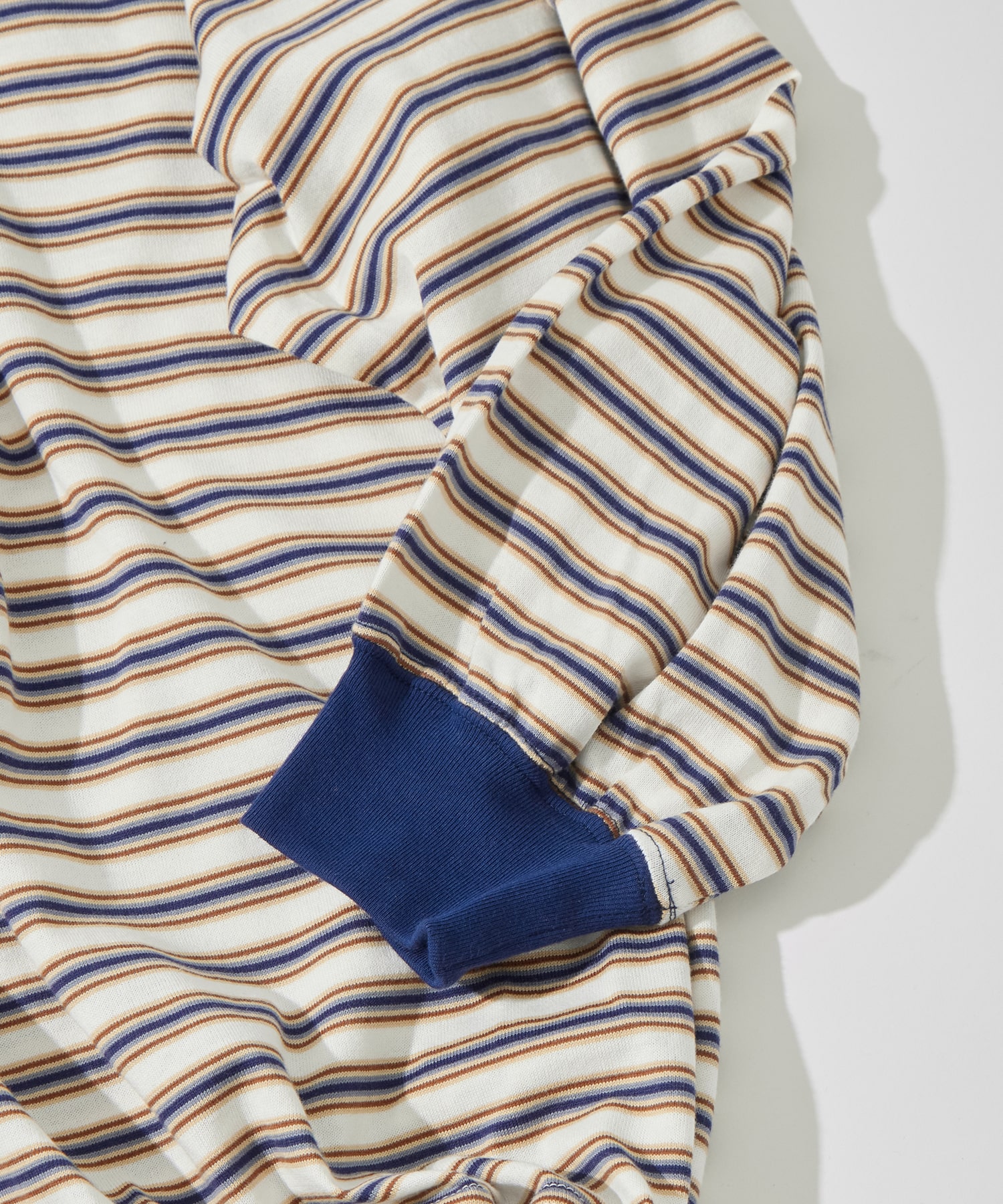 Balloon Border Long-sleeve T-Shirt is-ness