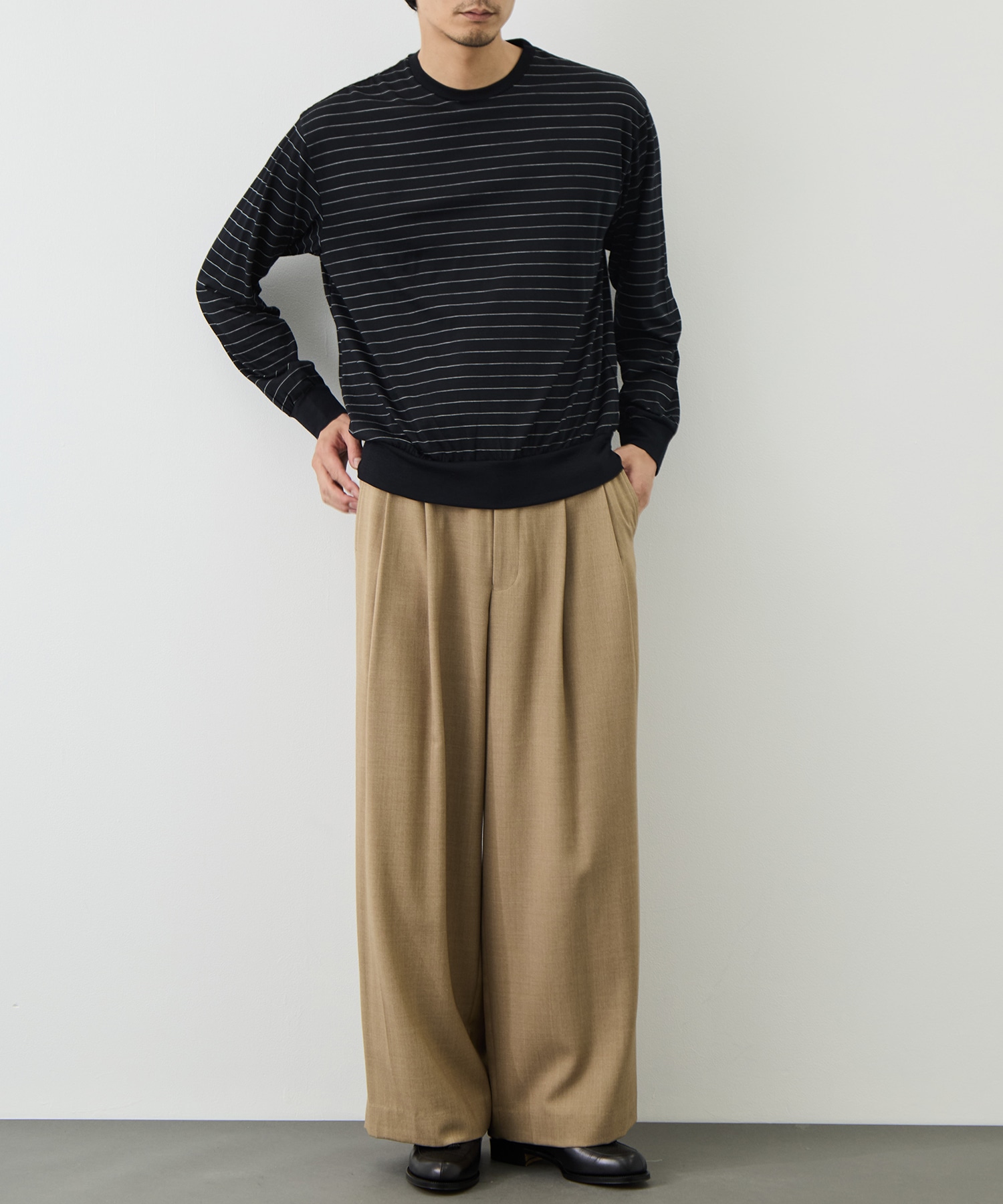 CREW NECK L/S TEE marka