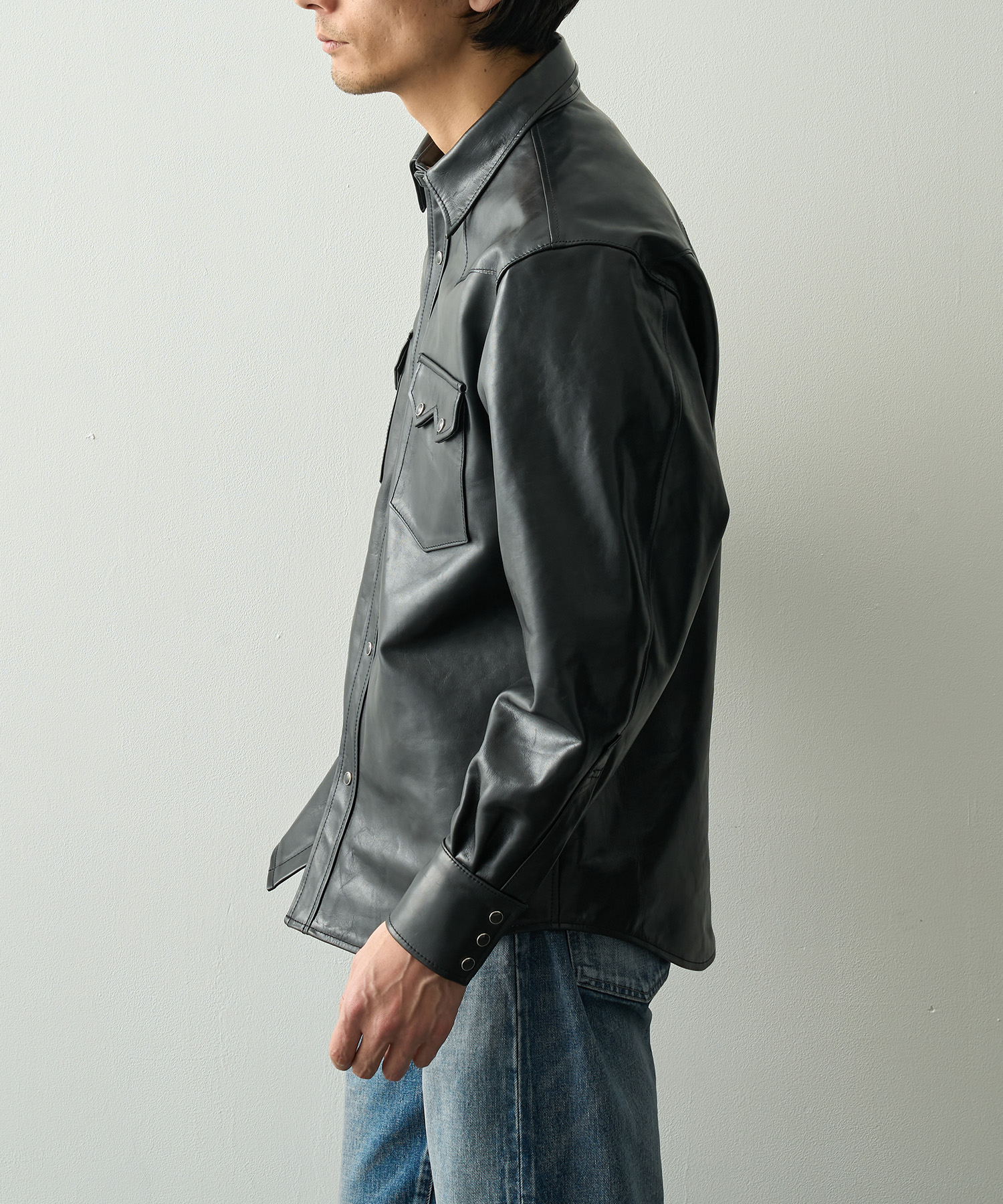 HORSE LEATHER SHIRT VINTAGE W MASSES