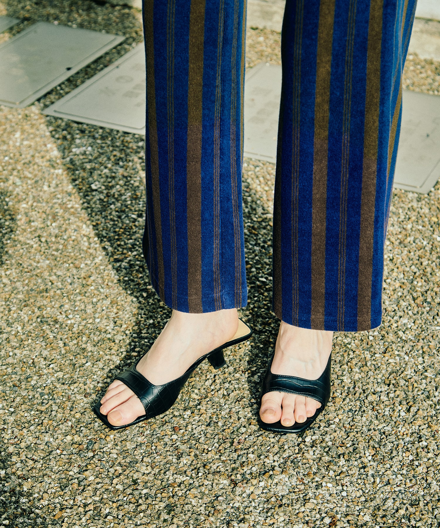 Pile  Border Relaxed Wide Pants PHEENY