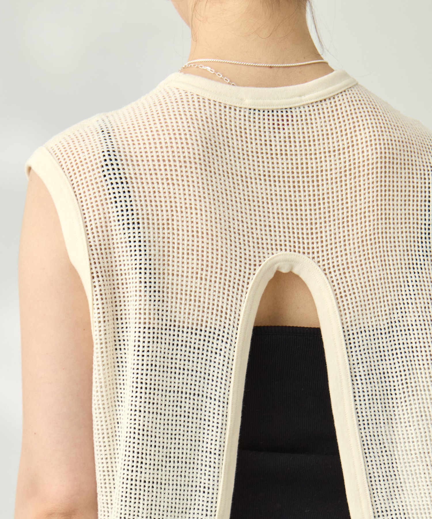 Basket Mesh Back-slit Tank PHEENY