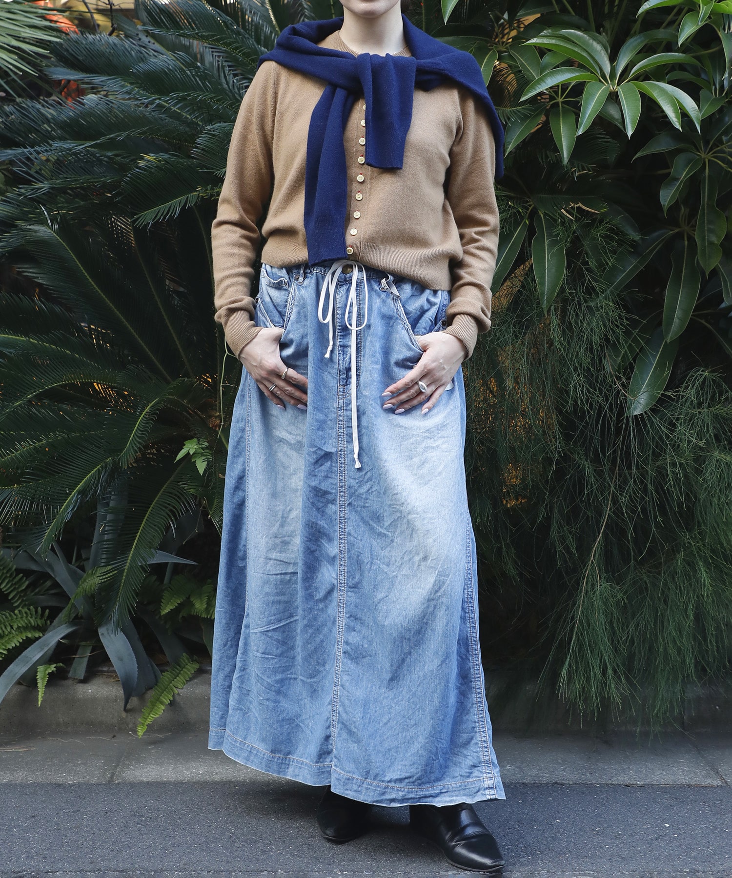 Tight Fit Cardigan INSCRIRE