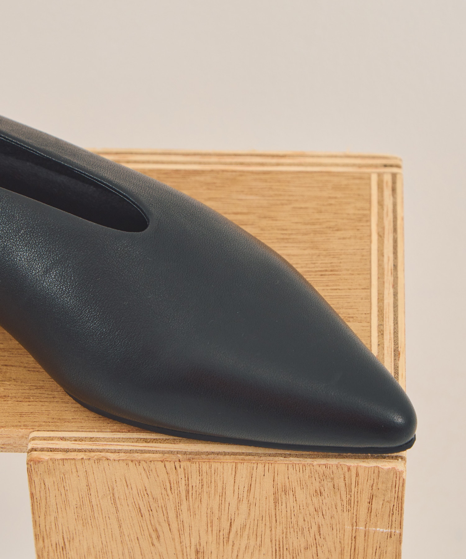 POINTED SLIT PUMPS SHISEI