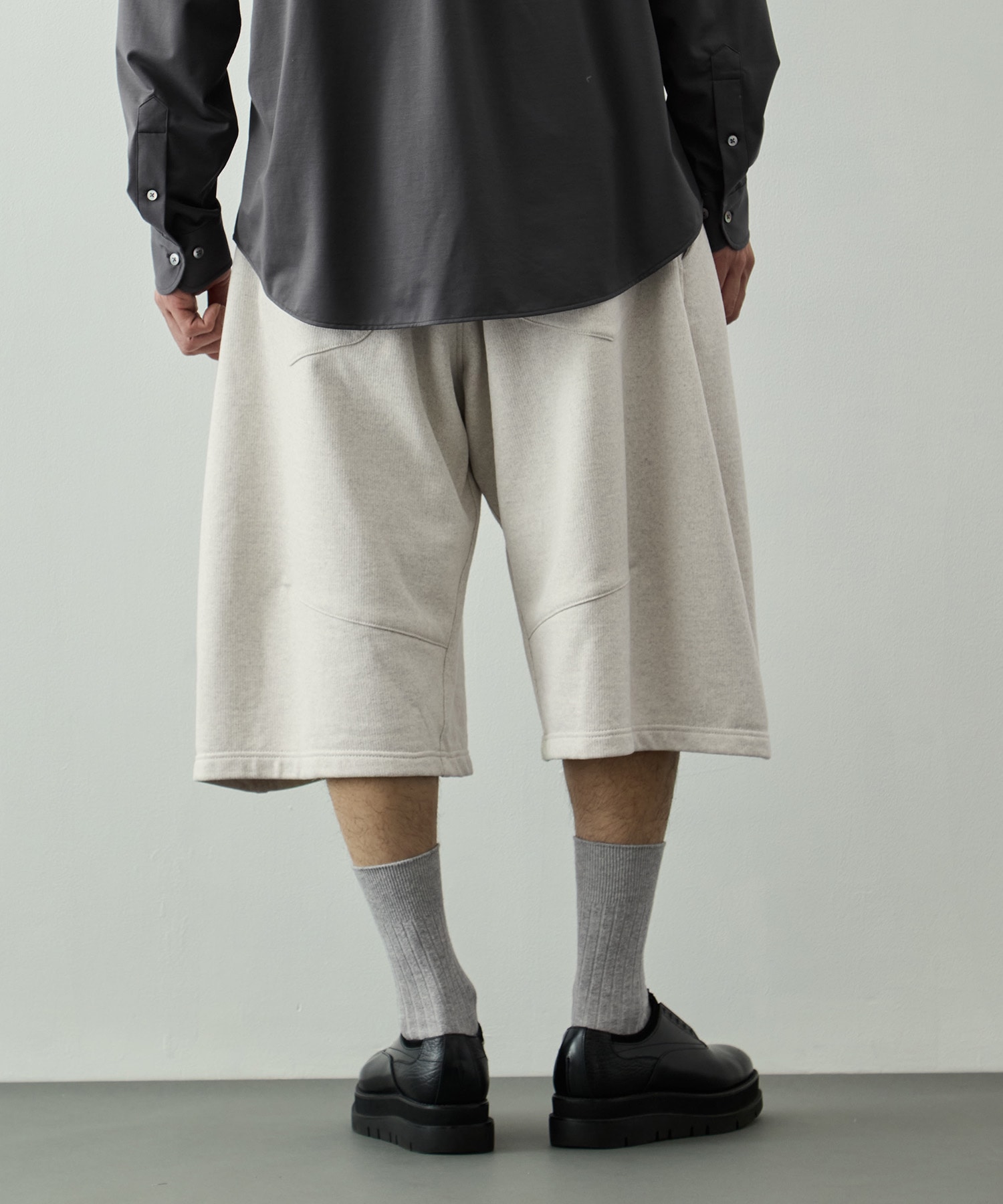 Pleated Balloon Sweat Shorts KHOKI