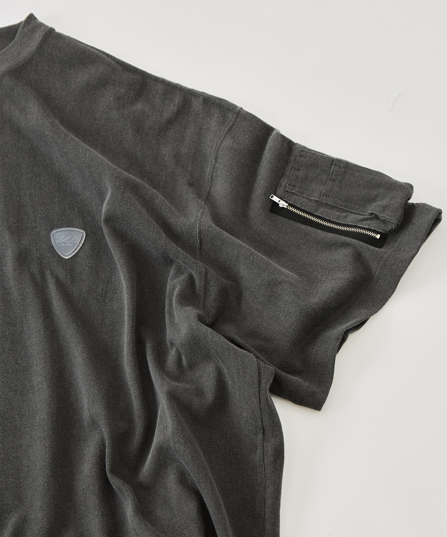 Arm Pocket Balloon T-Shirt is-ness