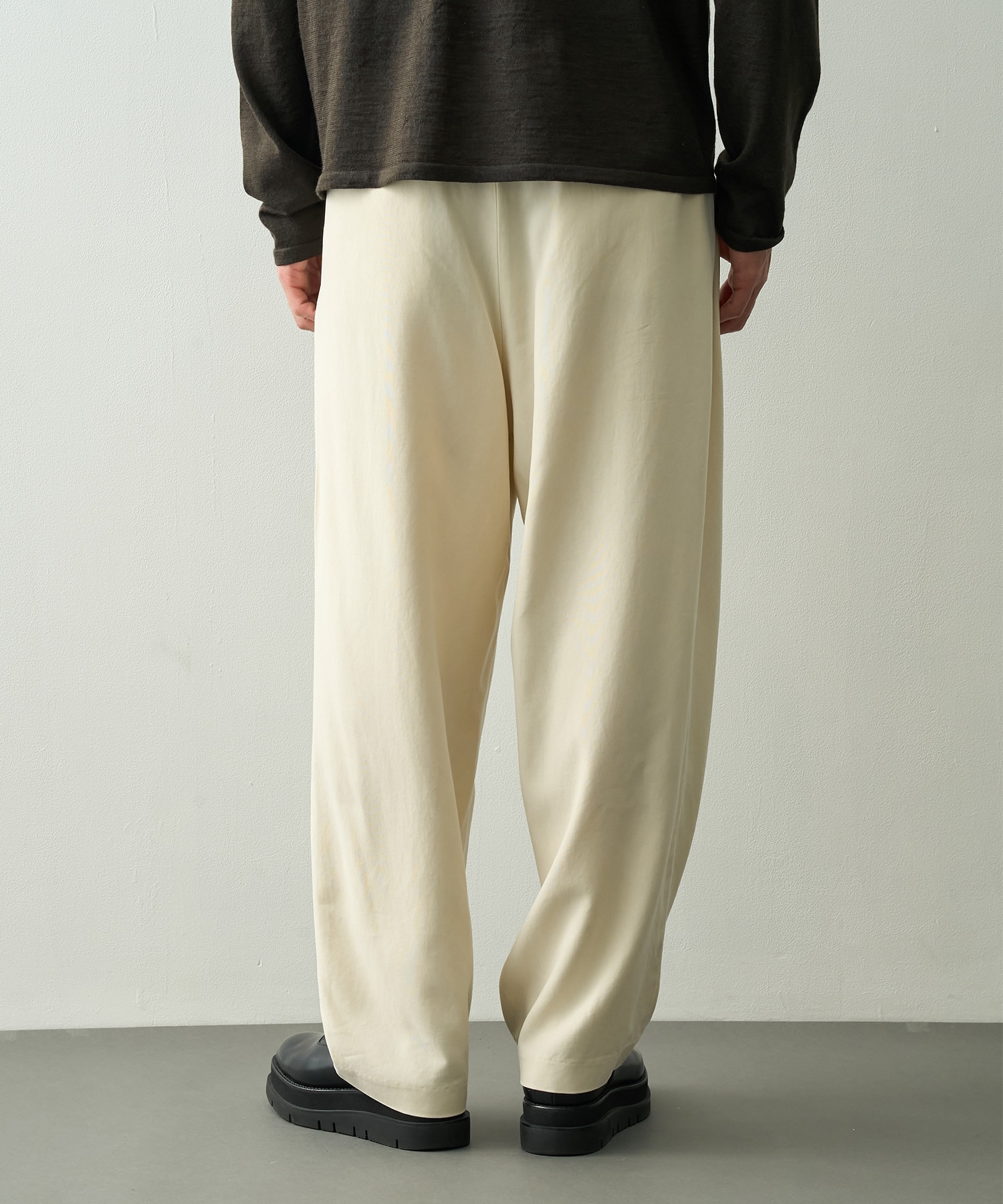 別注tencel wide slacls concause