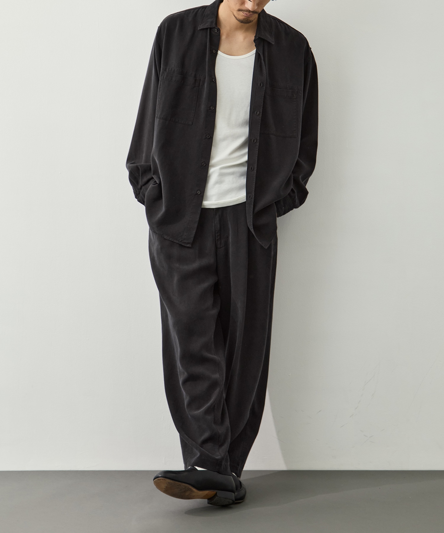 別注tencel wide slacls concause