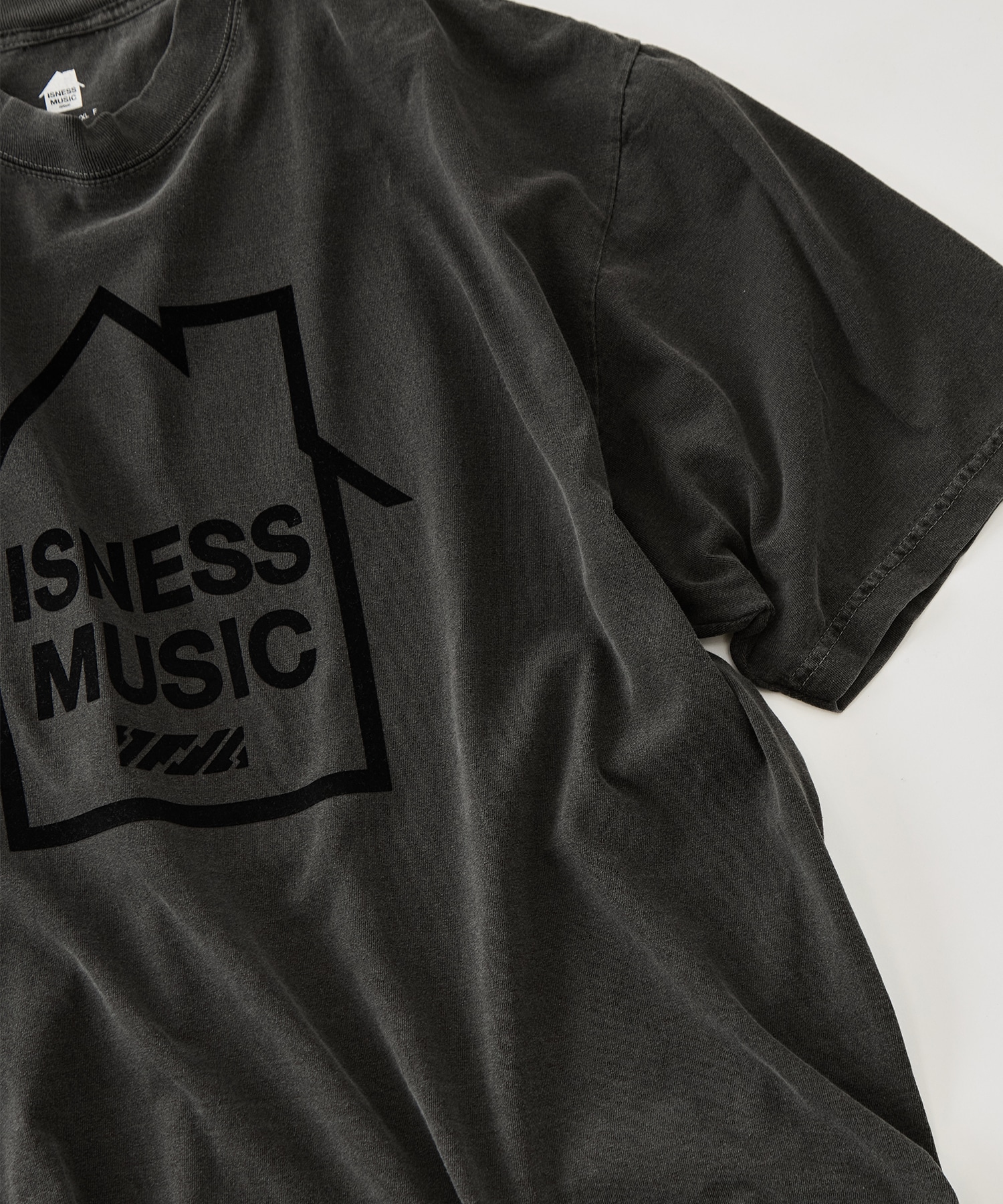 LOGO T-SHIRT is-ness