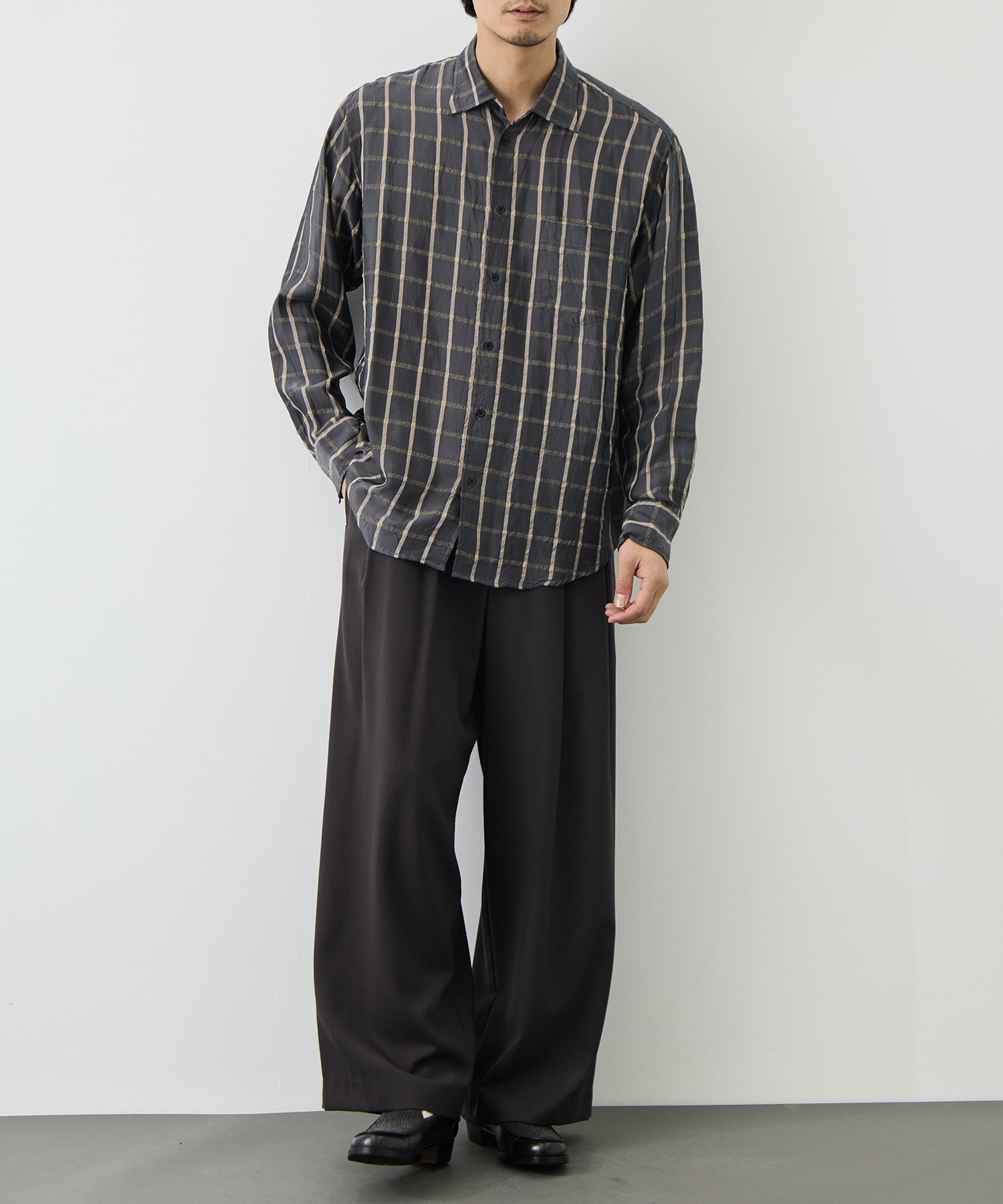 SEMI SPREAD COLLAR SHIRT marka