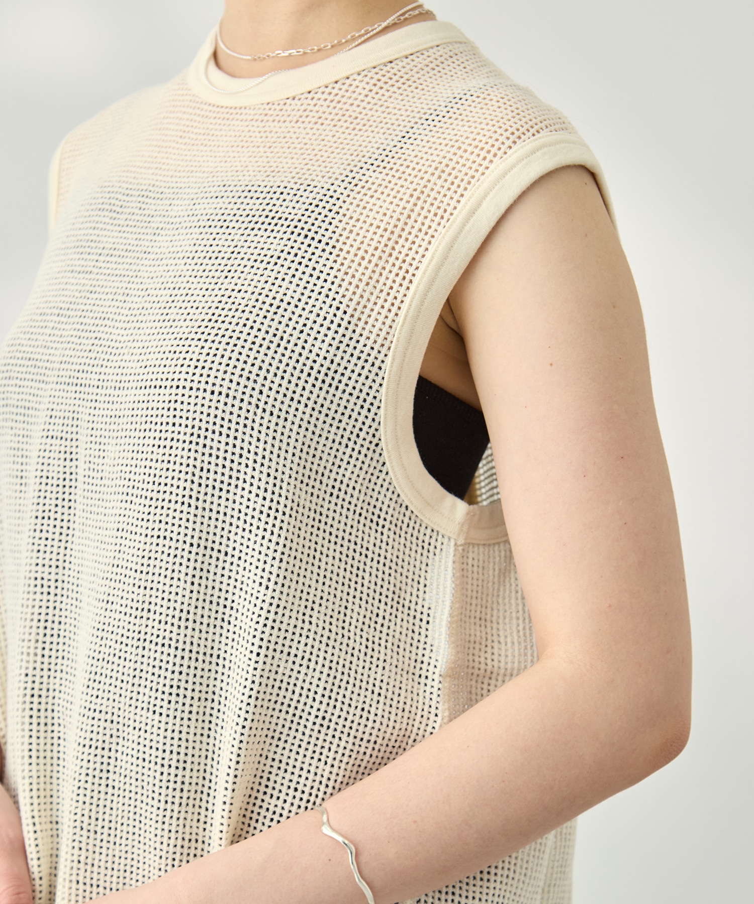 Basket Mesh Back-slit Tank PHEENY