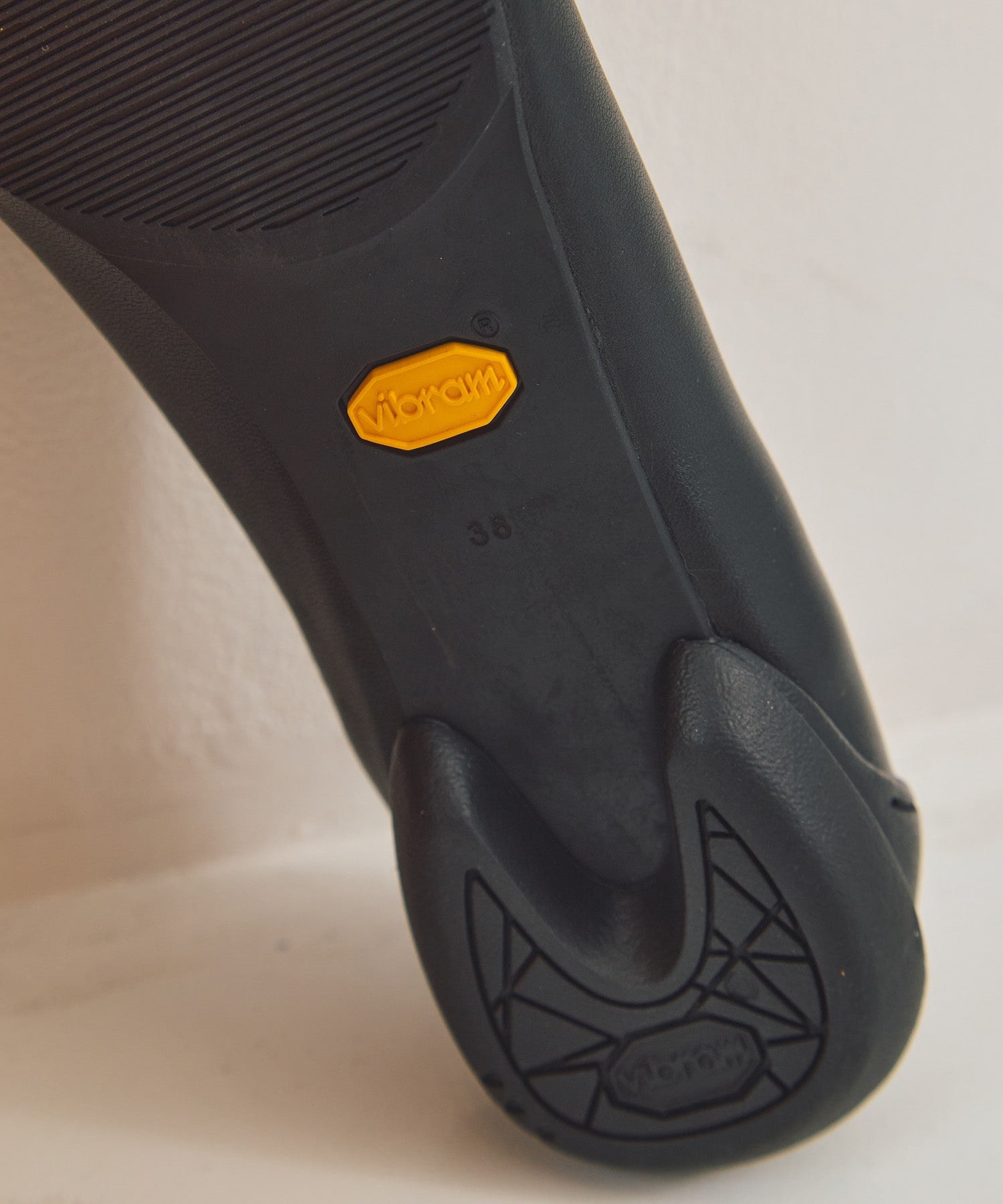 POINTED SLIT PUMPS SHISEI