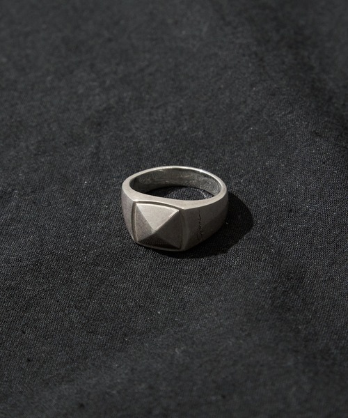 Stud Ring