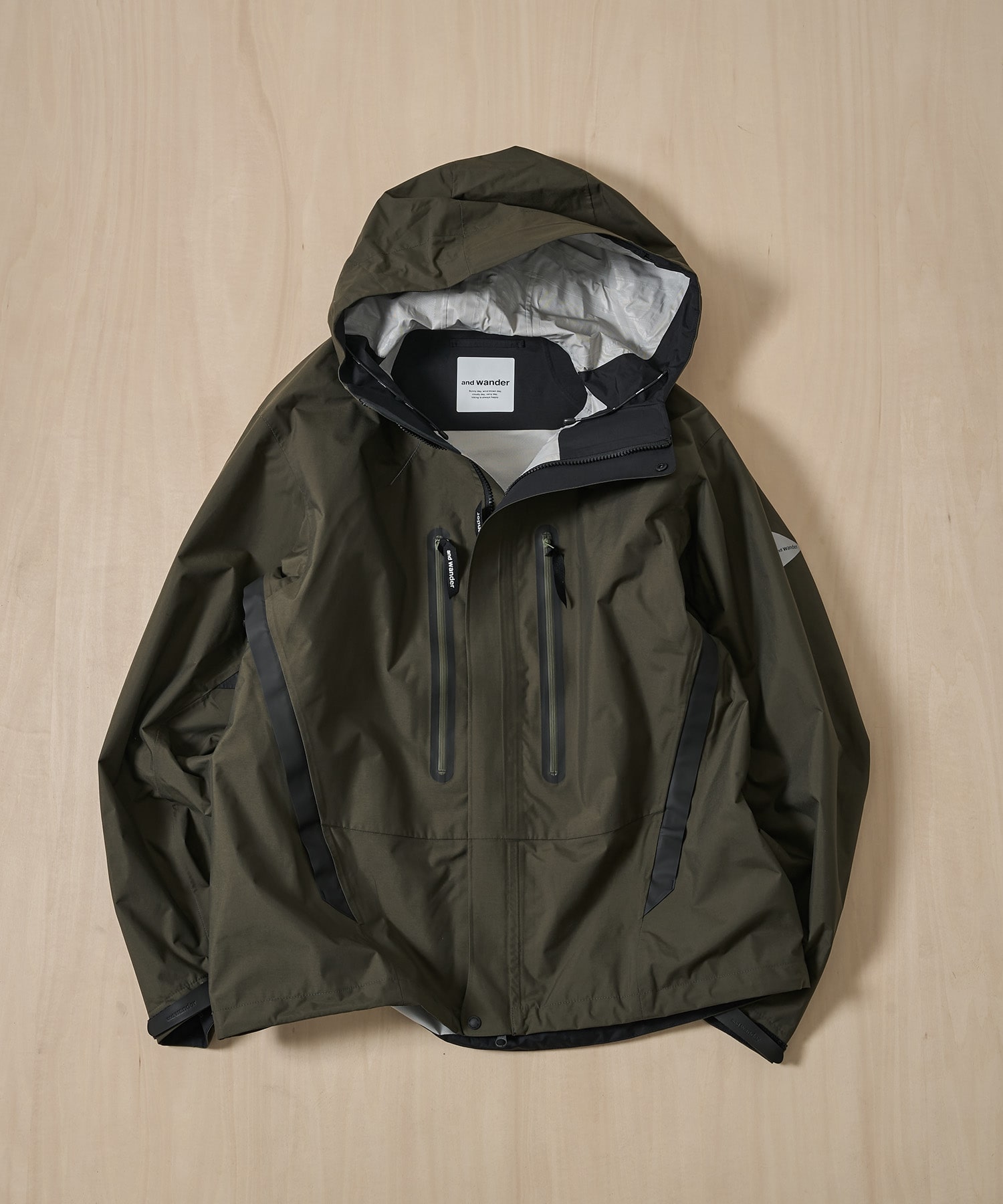 2.5L hiker rain jacket
