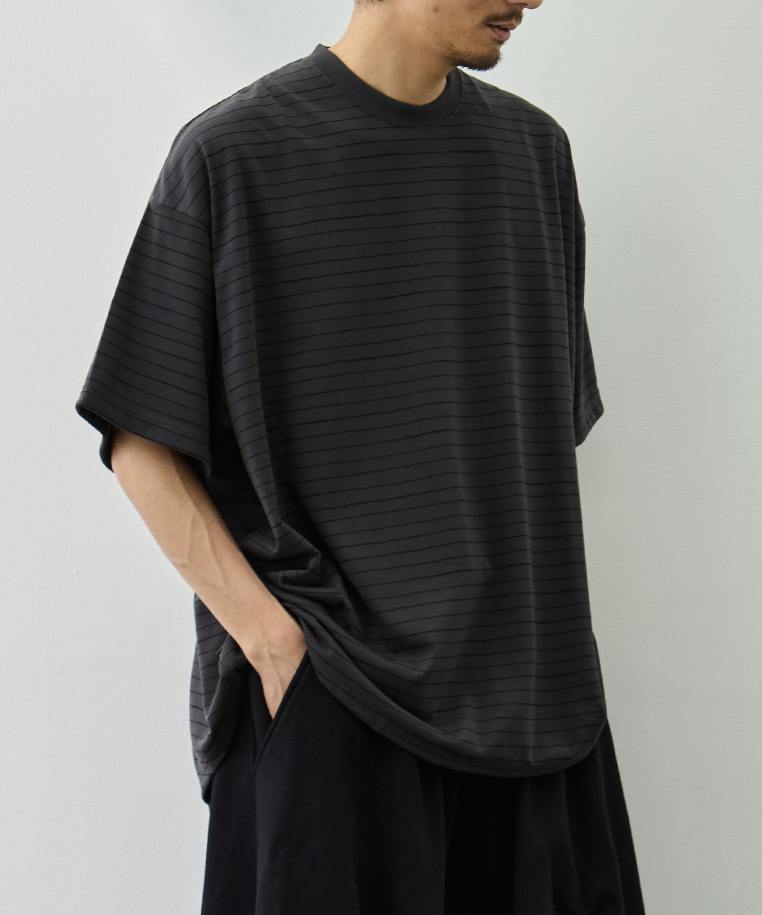 SUPER BIG SIDE STRIPE TECH SS TEE