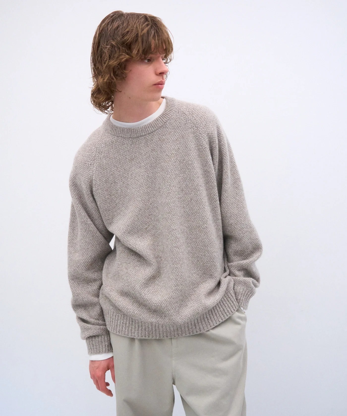 LAMBS WOOL CREWNECK SWEATER