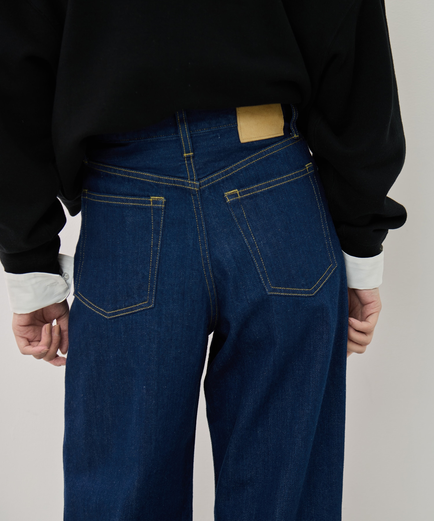 セルビッチストレートデニム