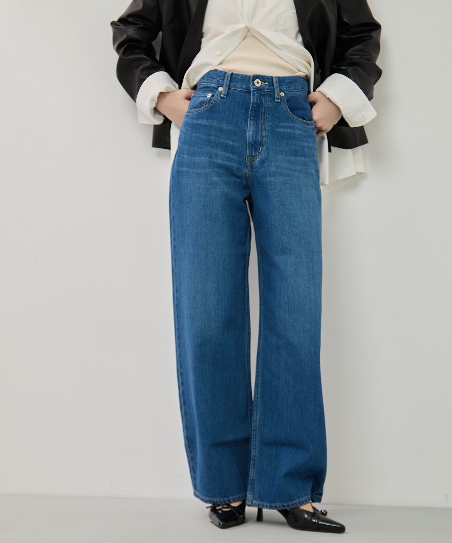 セルビッチストレートデニム