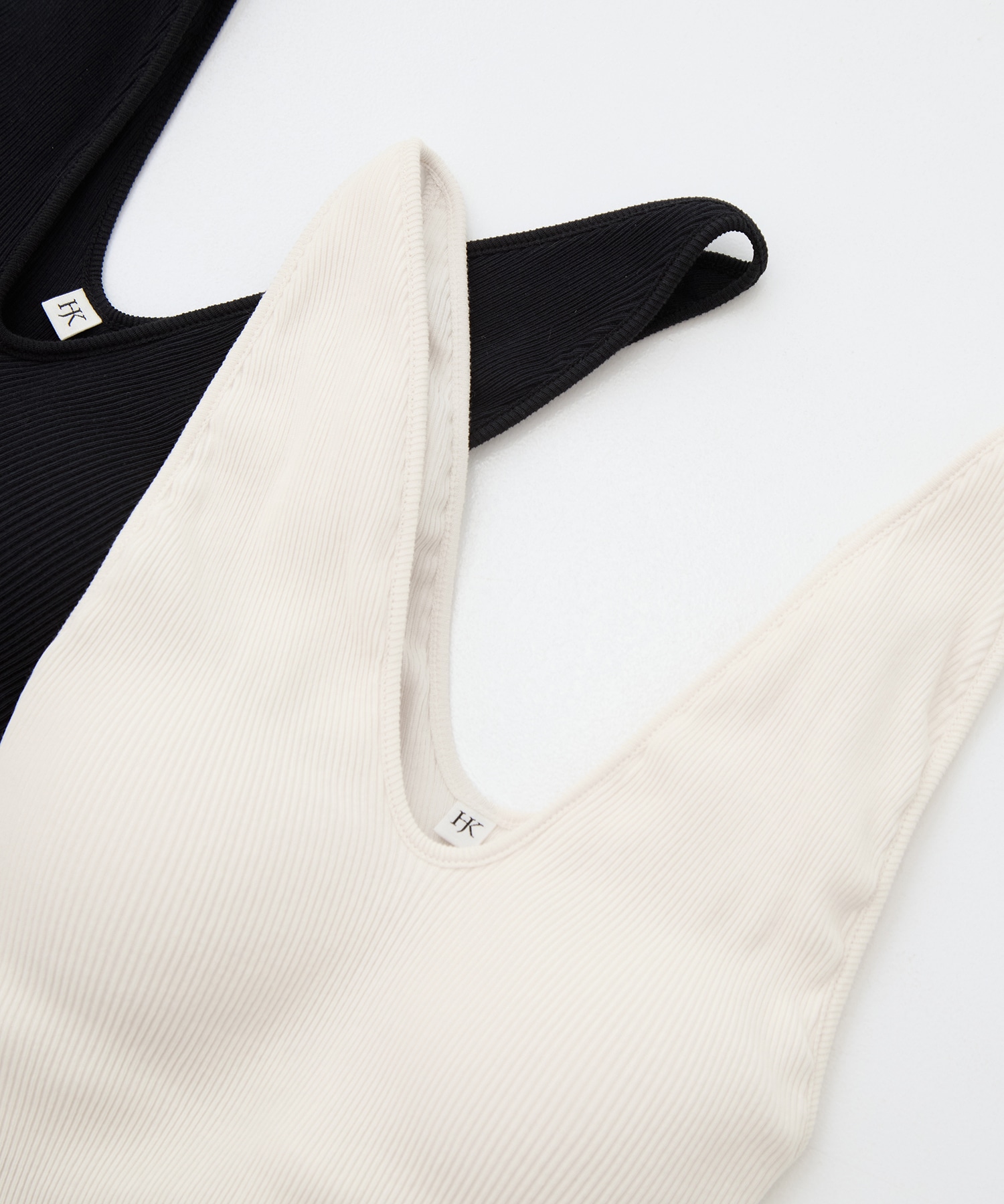 Twist cotton V-neck tanktop