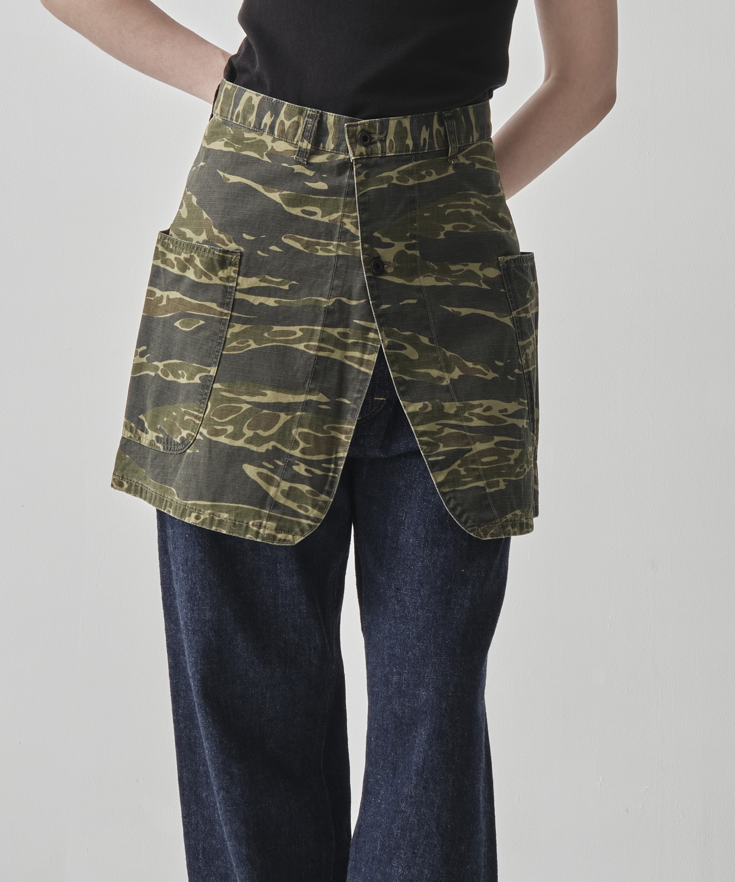 TIGER CAMO OVERLAP SKIRT