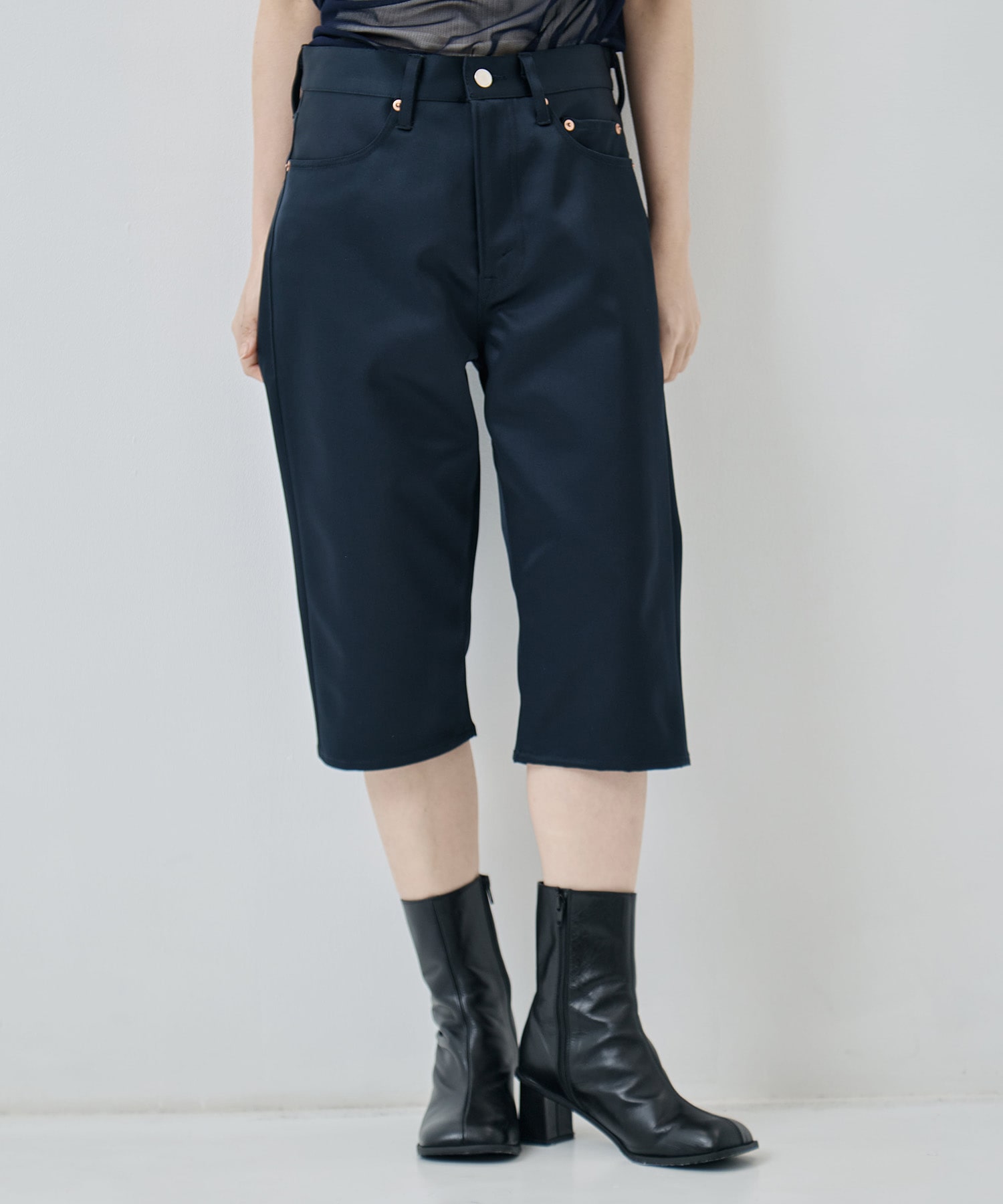 ACETATE SATIN 5 POCKET CAPRI PANTS